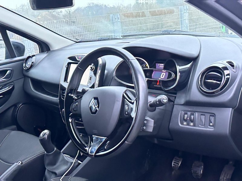 View RENAULT CLIO 0.9 TCe Dynamique MediaNav Euro 5 (s/s) 5dr