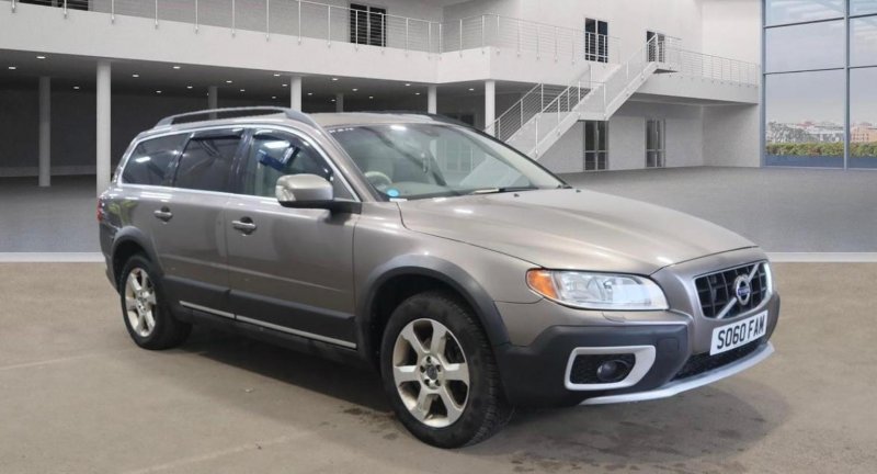 View VOLVO XC70 2.4 D5 SE Geartronic AWD Euro 5 5dr