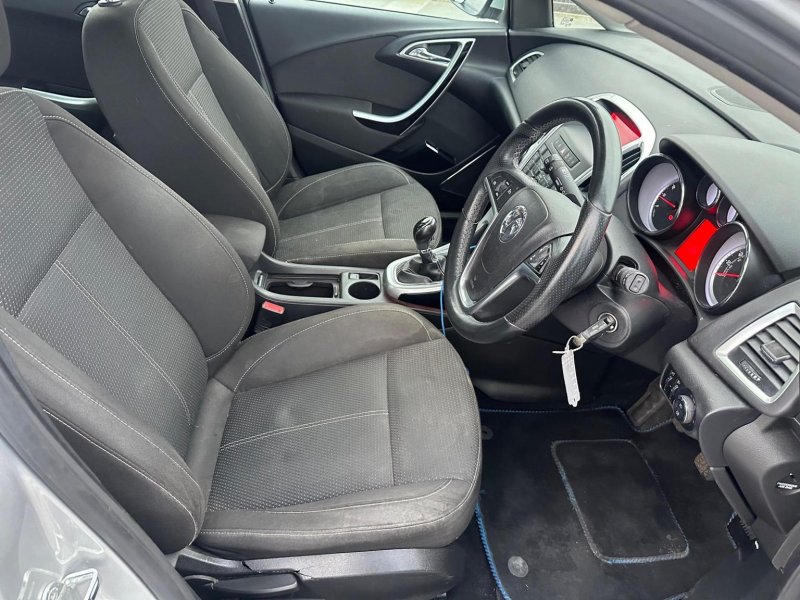 VAUXHALL ASTRA