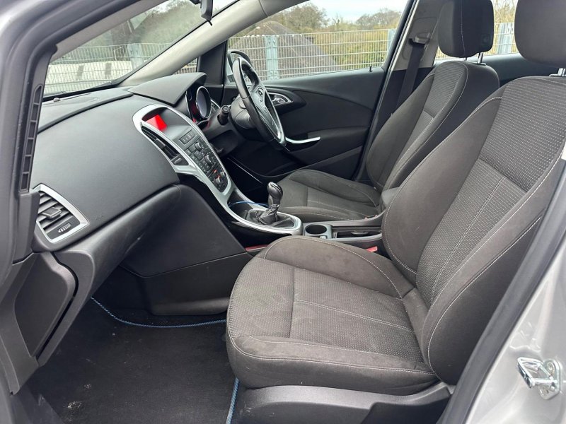 VAUXHALL ASTRA