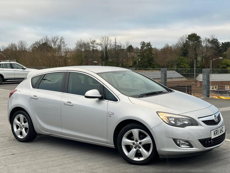 View VAUXHALL ASTRA 1.6 16v SRi Euro 5 5dr