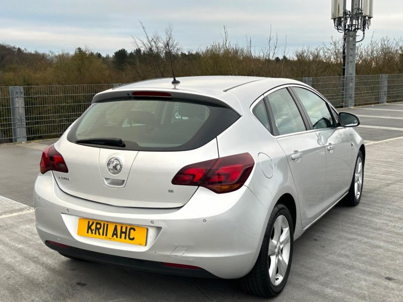 VAUXHALL ASTRA