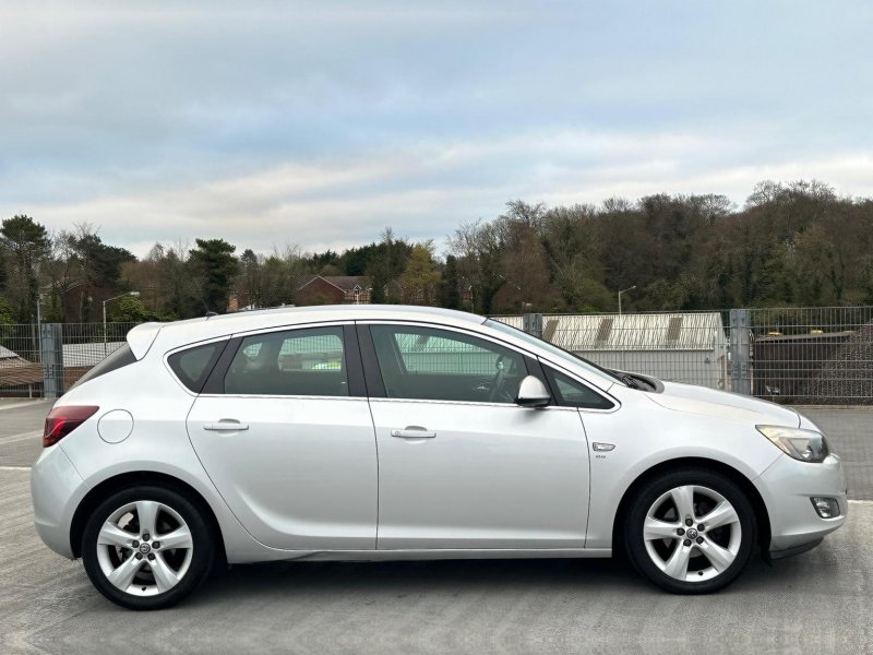 VAUXHALL ASTRA