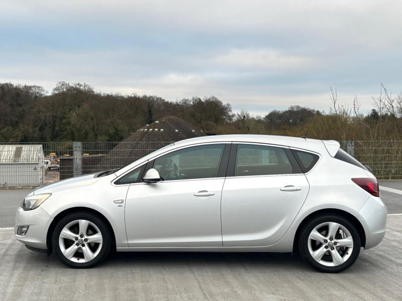 VAUXHALL ASTRA