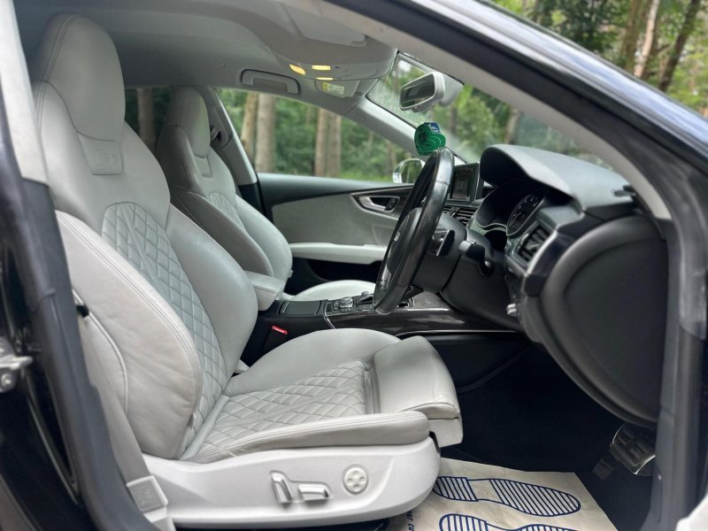 AUDI S7