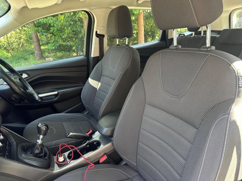 View FORD KUGA 2.0 TDCi Zetec AWD Euro 6 (s/s) 5dr