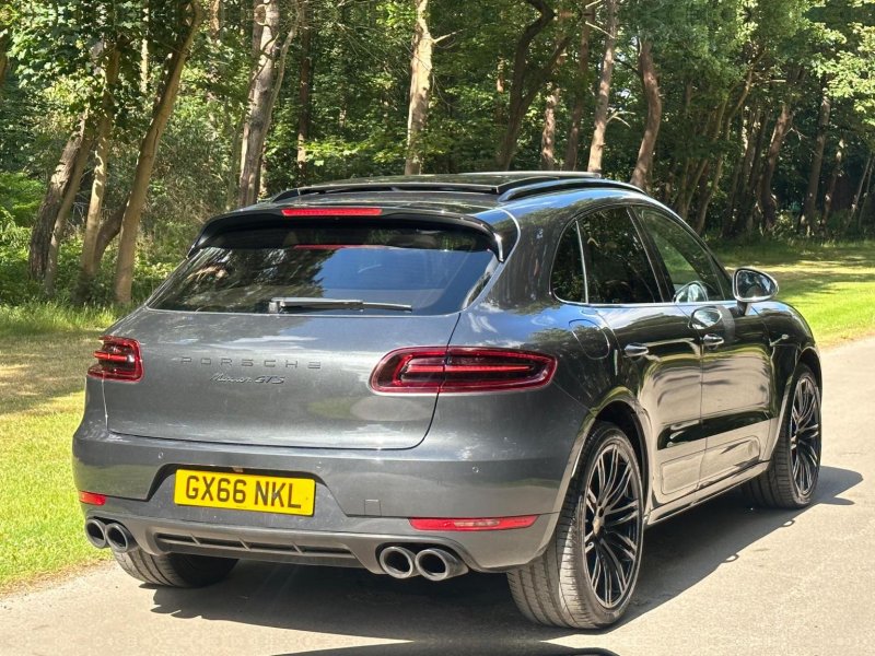 View PORSCHE MACAN 3.0T V6 GTS PDK 4WD Euro 6 (s/s) 5dr