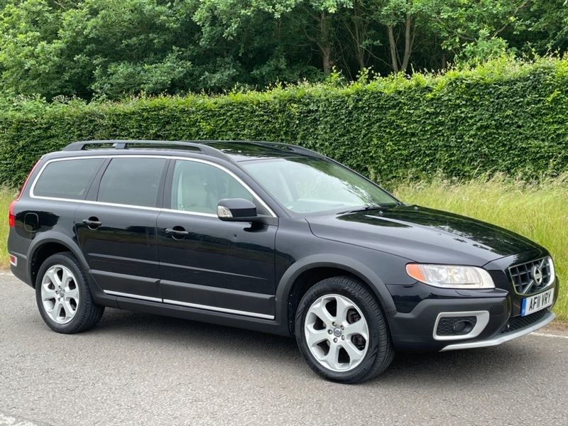 View VOLVO XC70 D5 SE LUX AWD