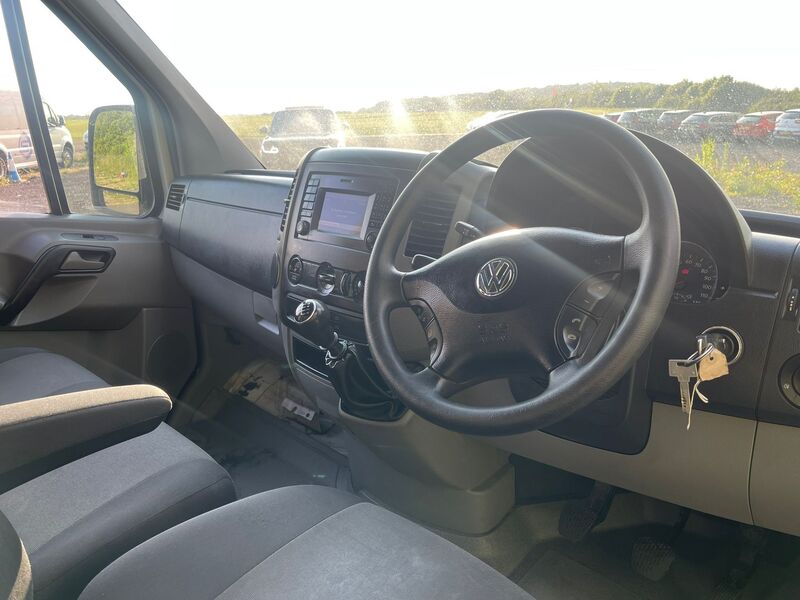 View VOLKSWAGEN CRAFTER 2.0 TDI CR35 L3 H3 4dr