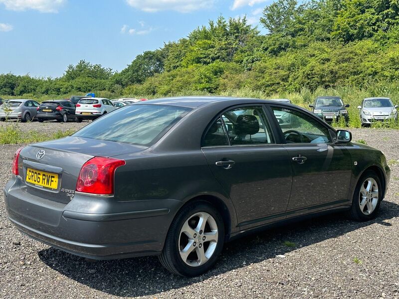 View TOYOTA AVENSIS 2.2 D-4D T4 4dr