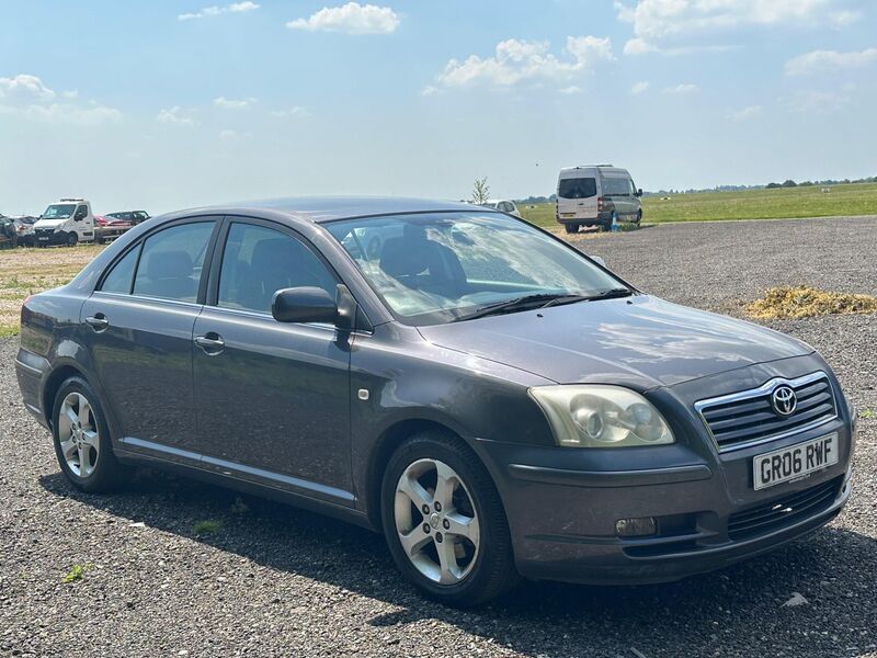 View TOYOTA AVENSIS 2.2 D-4D T4 4dr