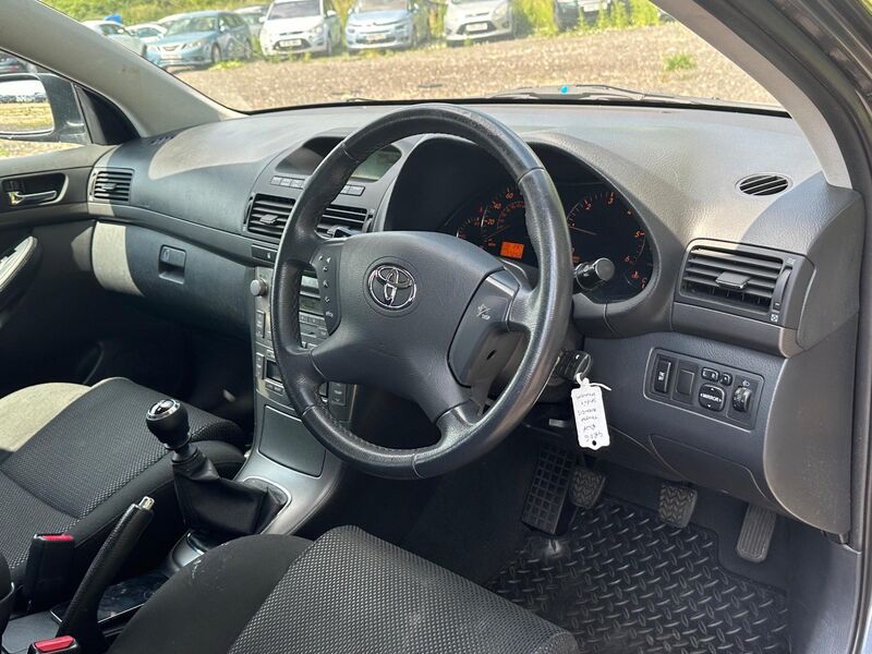 TOYOTA AVENSIS