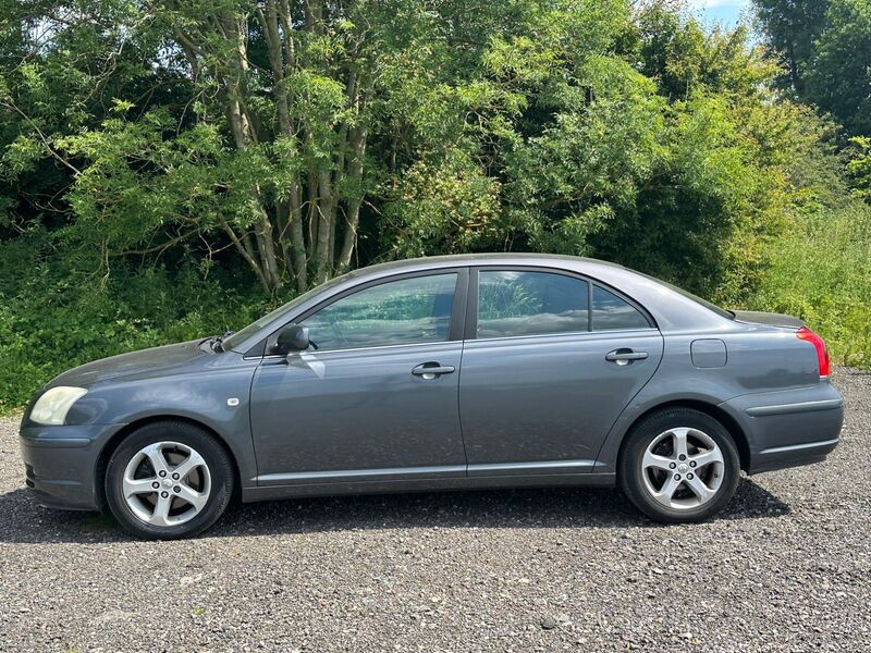 TOYOTA AVENSIS