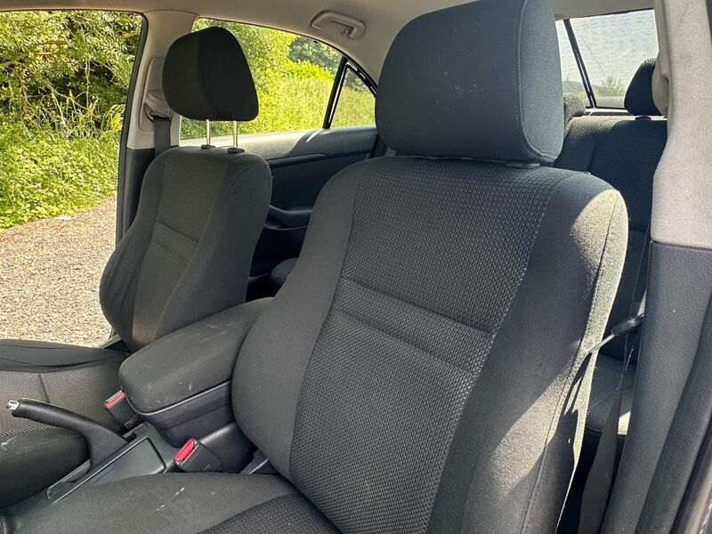 TOYOTA AVENSIS