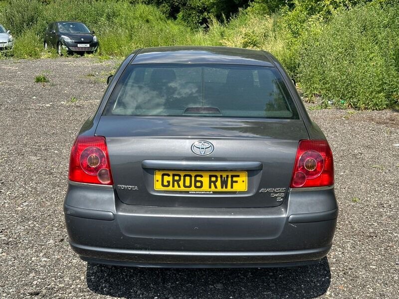 View TOYOTA AVENSIS 2.2 D-4D T4 4dr